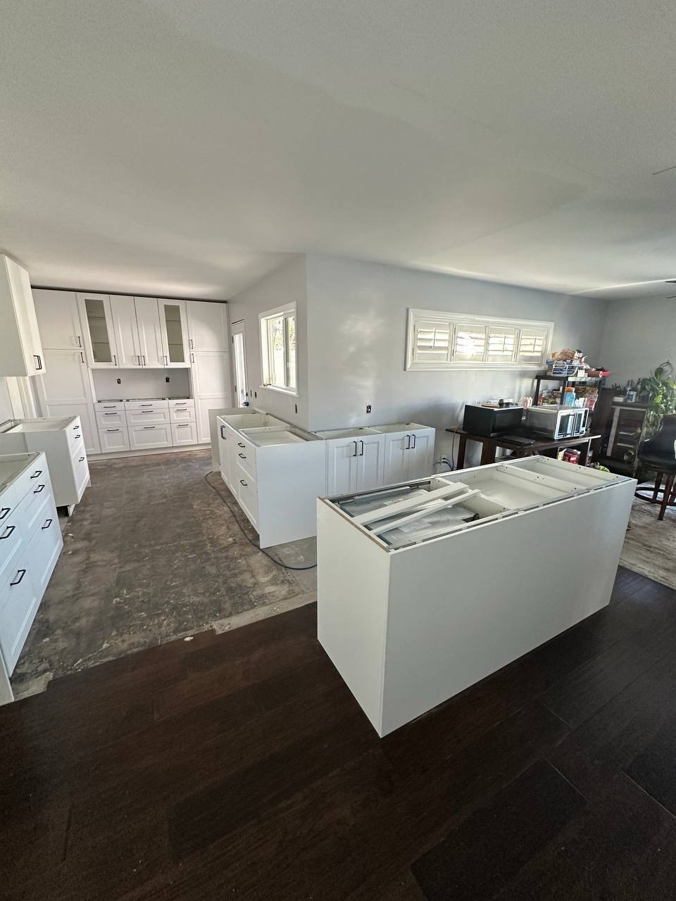 Full white kitchen installation in Irvine, CA